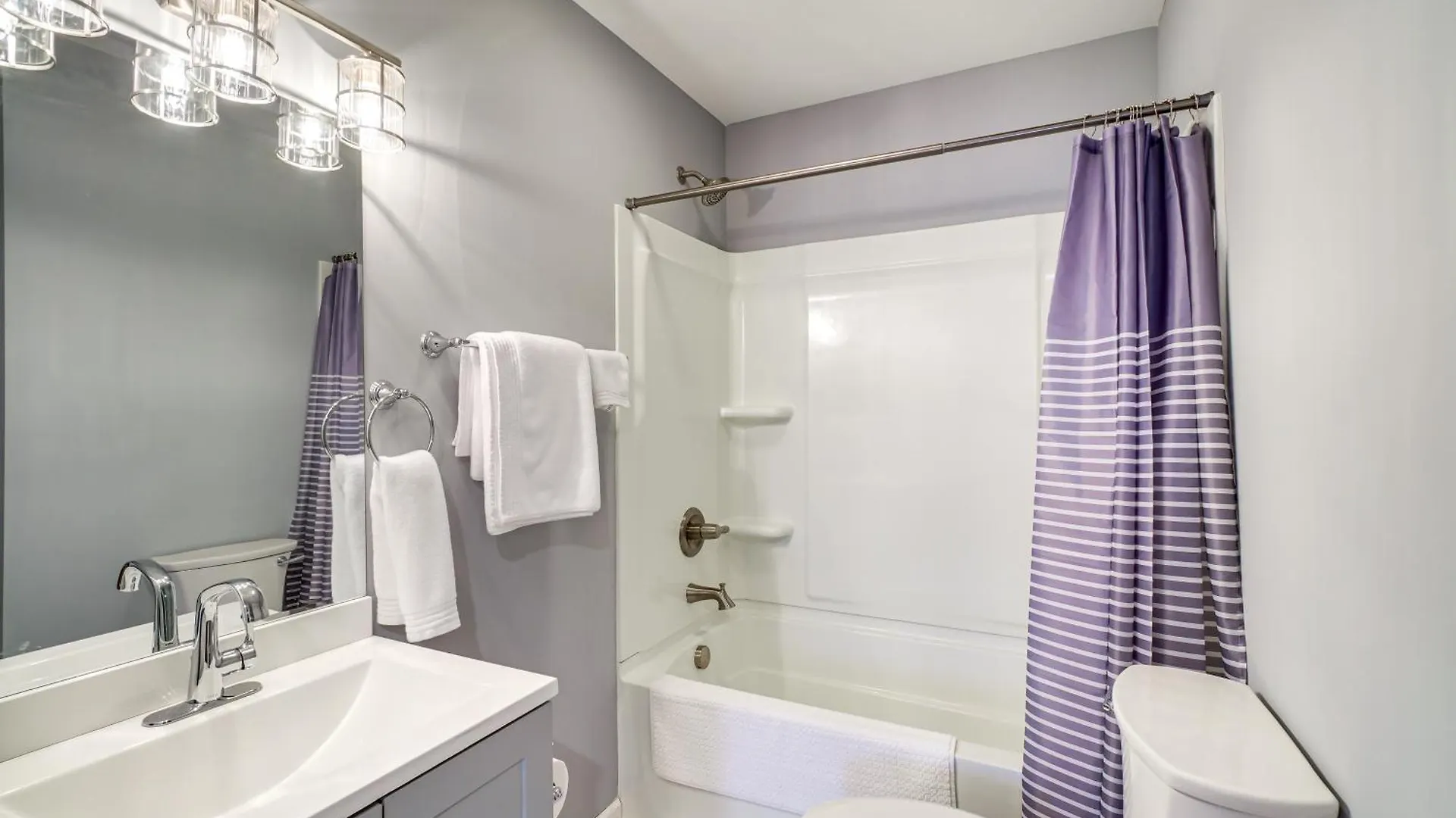 Louisville Retreat With Deck About 11 Mi To Downtown! USA