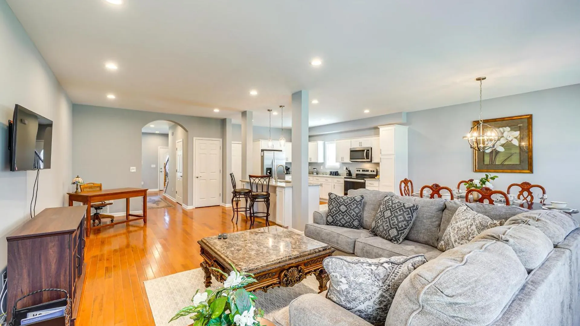 Louisville Retreat With Deck About 11 Mi To Downtown! 0*,